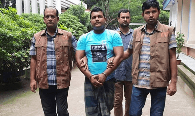 যাত্রীবাহী বাসে ডাকাতি-দলবদ্ধ ধর্ষণ, মূলহোতা গ্রেপ্তার