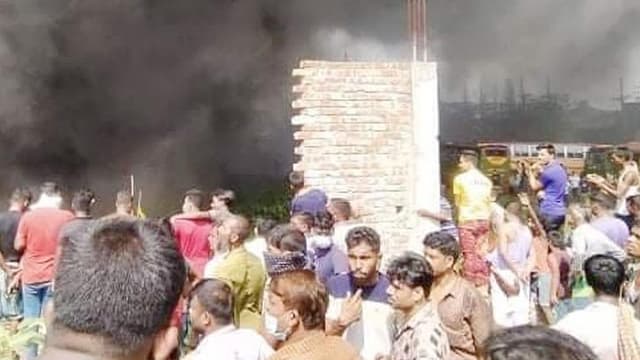 সাভারে সিঙ্গারের ওয়্যারহাউসে আগুন