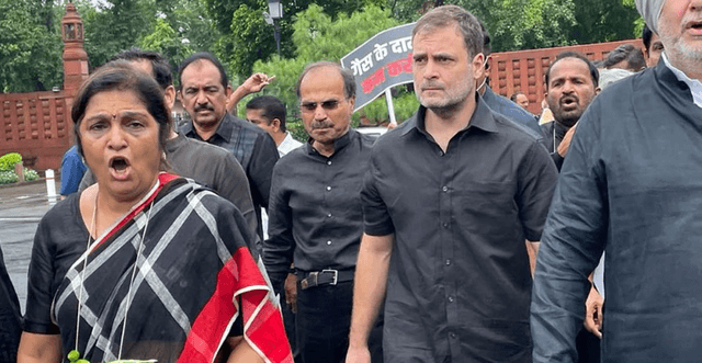 আটক রাহুল-প্রিয়াঙ্কা