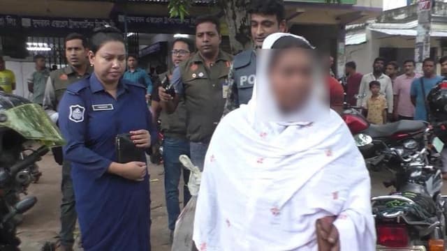 সুন্দরবন কুরিয়ার সার্ভিসের আমের চালানে সাড়ে ৯ কেজি গাঁজা