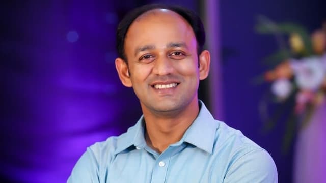 ব্যারিস্টার সুমনকে যুবলীগ থেকে অব্যাহতি