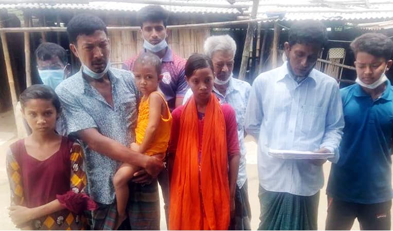 ৩ সন্তানের জননীকে নিয়ে ২ সন্তানের জনক উধাও