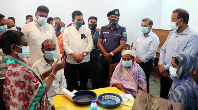 নওগাঁ জেলায় ১১৩টি কেন্দ্রে টিকাদান কার্যক্রম শুরু