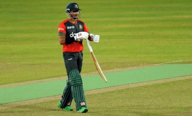আবারও ব্যর্থ সৌম্য, ফিরলেন ৮ রানে