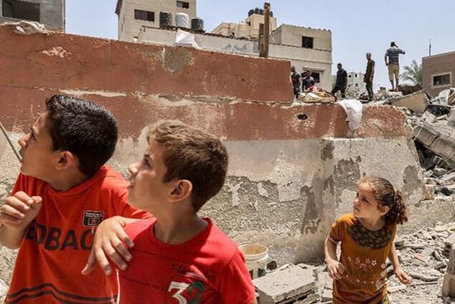 ইসরায়েলের হামলায় ২৪ ফিলিস্তিনি নিহত