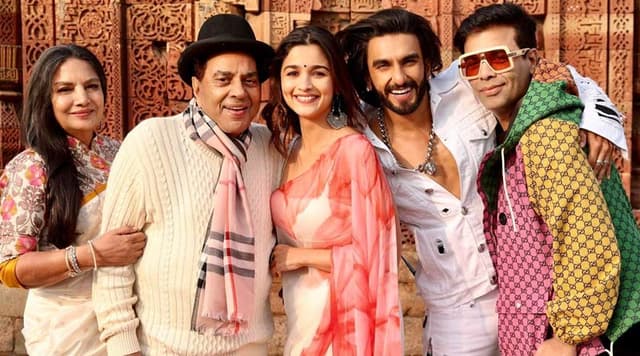 ১৫ দিনেই সেঞ্চুরি ‘রকি অউর রানি কি প্রেম কাহানি’র