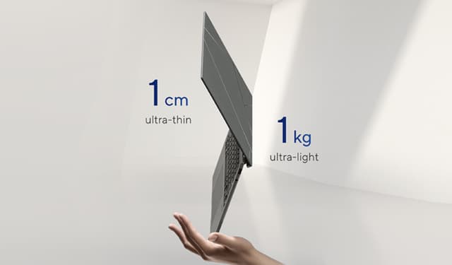 বিশ্বের সবচেয়ে স্লিম ১৩.৩ ইঞ্চির ওএলইডি ল্যাপটপ এনেছে আসুস