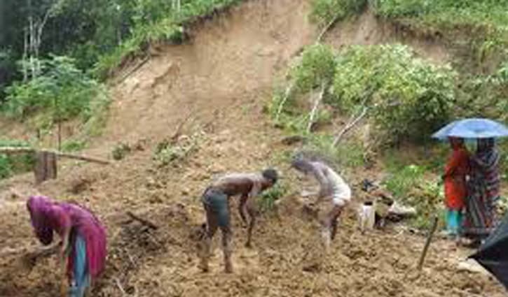 বান্দরবানে পাহাড়ধসে মা-মেয়ে নিহত, হাজারো ঘরবাড়ি প্লাবিত