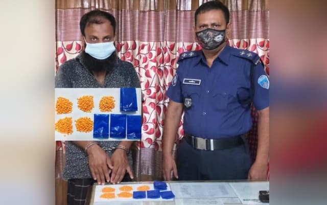 দেবীদ্বারে ইয়াবাসহ মাদক ব্যবসায়ী গ্রেফতার