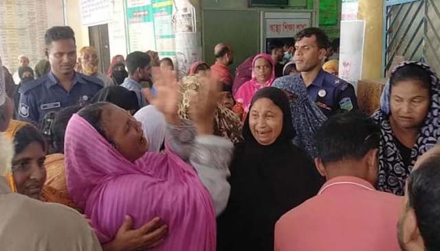 নেত্রকোনায় ট্রাকচাপায় মাদ্রাসার শিক্ষার্থী নিহত