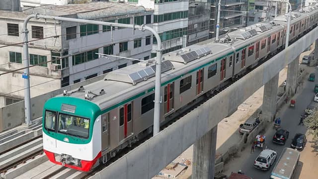 ৩ ঘণ্টা পর চালু হলো মেট্রোরেল