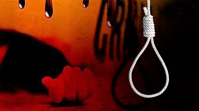 লিপস্টিকে সুইসাইড নোট লিখে তরুণীর আত্মহত্যা