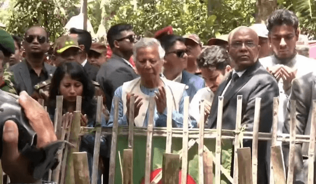 আবু সাঈদের কবর জিয়ারত করলেন অন্তর্বর্তীকালীন সরকার প্রধান