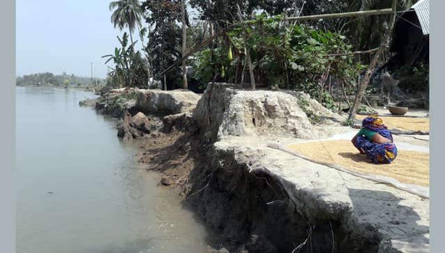 সুগন্ধা-বিষখালীর ভাঙনে হুমকীতে শতাধিক স্থাপনা