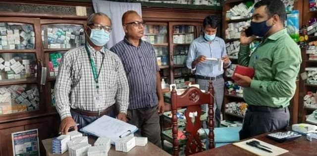গোয়ালন্দে ক্লিনিক ও ফার্মেসীতে জরিমানা