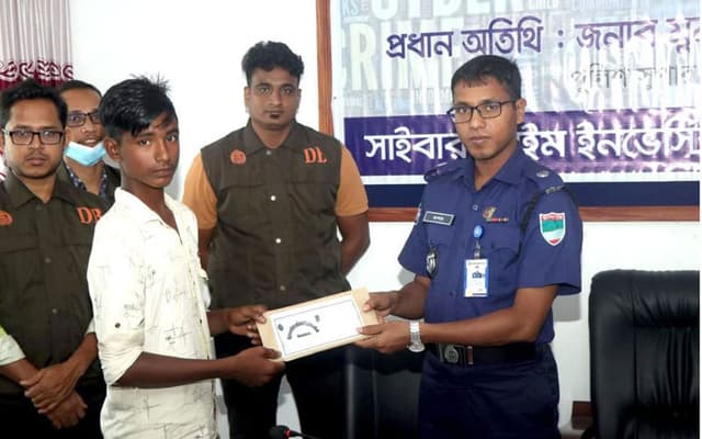 ঝিনাইদহে চুরি হওয়া ২৮ মোবাইল উদ্ধার