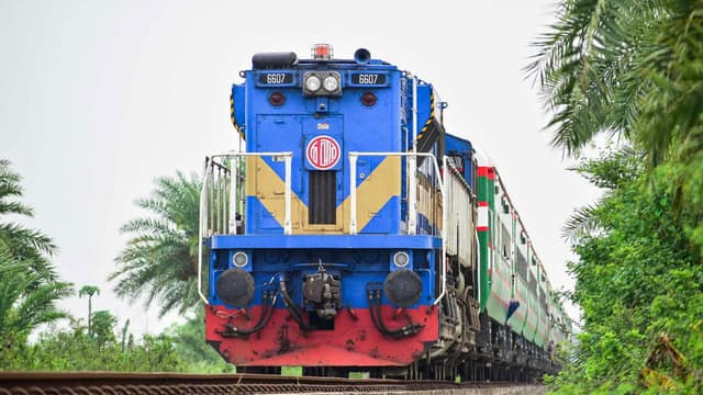 ২৭ দিন বন্ধ থাকার পর চালু হচ্ছে আন্তঃনগর ট্রেন