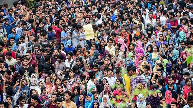 ছাত্র-জনতার অভ্যুত্থান : শেখ হাসিনার পতন এবং নতুন বাংলাদেশের সন্ধানে
