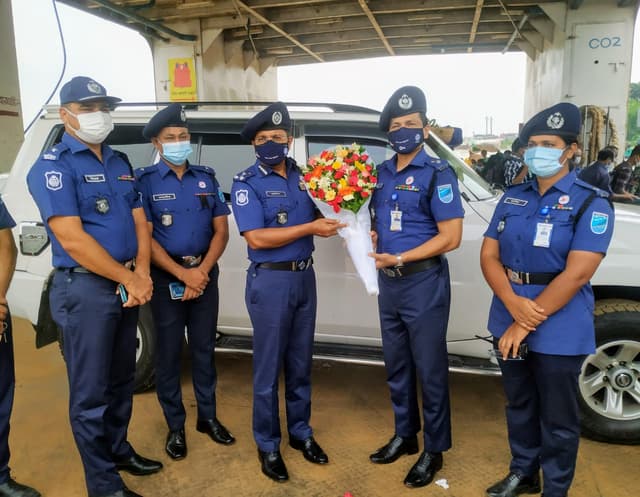 দৌলতদিয়া-পাটুরিয়া ঘাট পরিদর্শন করেছেন ঢাকা রেঞ্জ ডিআইজি