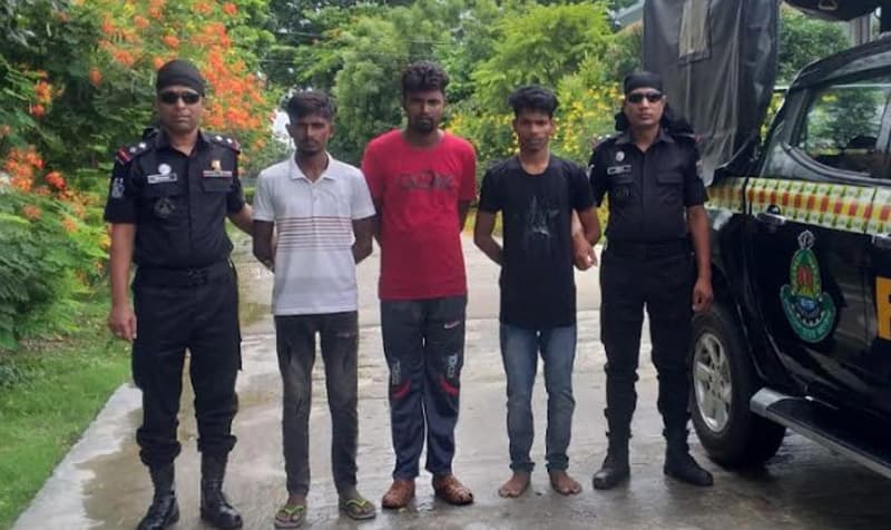 তাপ বিদ্যুত কেন্দ্র থেকে চুরি হওয়া মালামালসহ আটক ৪