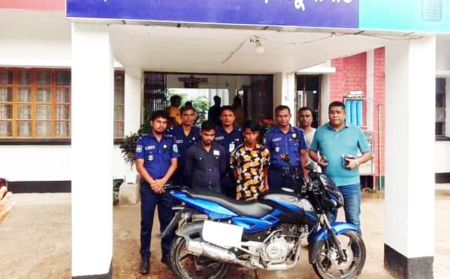 ঠাকুরগাঁওয়ে মটরসাইকেল চোর চক্রের ২ সদস্য আটক