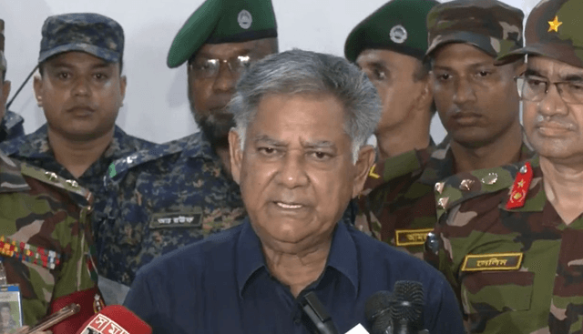 সাত দিনের মধ্যে বেয়াইনি অস্ত্র জমা দেওয়ার নির্দেশ