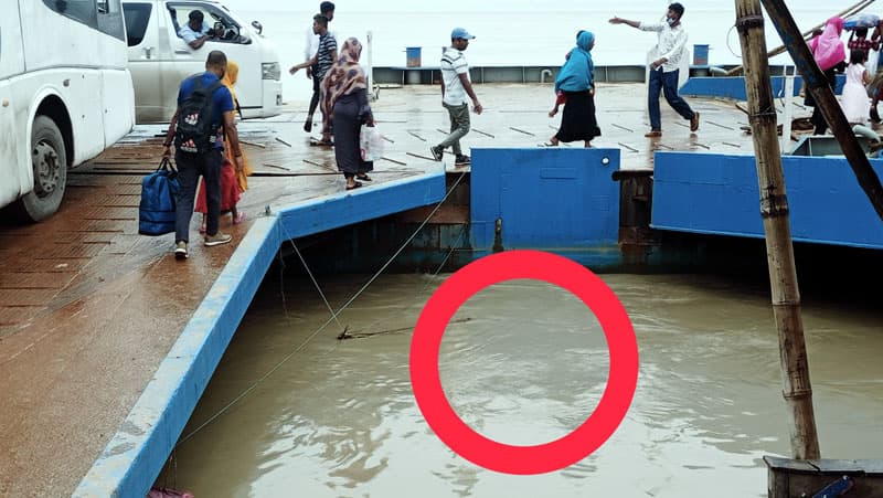 নিজেকে বাঁচাতে সন্তান নিয়ে পদ্মায় ঝাঁপ দিলেন মা !