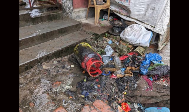 আশুলিয়ায় গ্যাস সিলিন্ডার বিস্ফোরণে নারীসহ দগ্ধ ৪