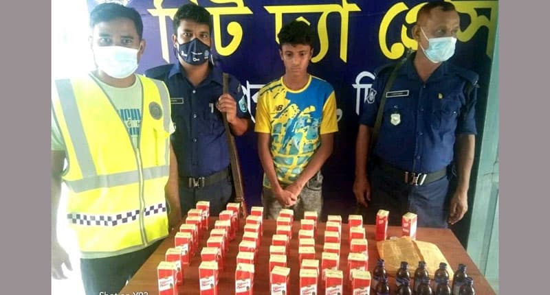 হিলিতে মাদকসহ আটক চোরাকারবারী