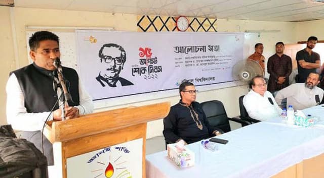 মায়ের কোলে ছিলাম বলেই হয়তো বেঁচে গেছি: মেয়র সাদিক
