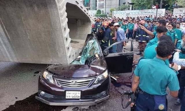 ফ্লাইওভারের গার্ডার পড়ে নিহত বেড়ে ৪