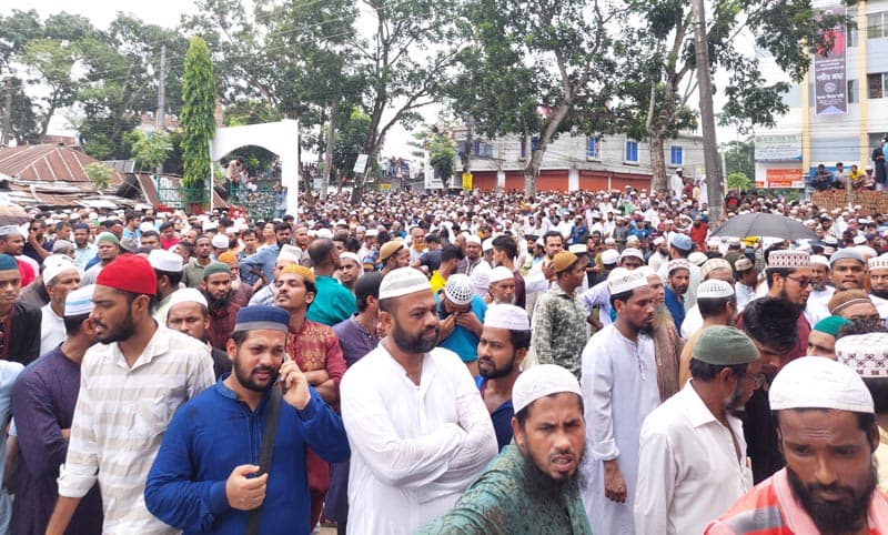 পিরোজপুরে সাঈদীর জানাজা শেষে দাফন সম্পন্ন