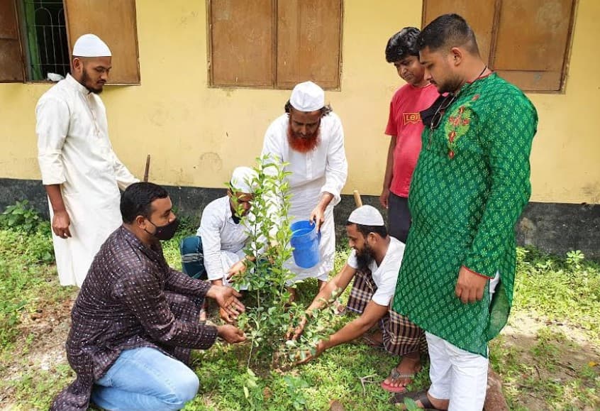 গোয়ালন্দে প্রথম আলো বন্ধুসভার দুই সপ্তাহব্যাপী বৃক্ষ রোপন শুরু