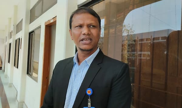 দুদক মামলার আসামী চাকুরীতে ফিরতে তদবীর, সংবাদ প্রকাশ করায় হুমকি