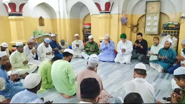 শহিদুল ইসলাম মামুনের সুস্থতা কামনায় দোয়া মাহফিল অনুষ্ঠিত