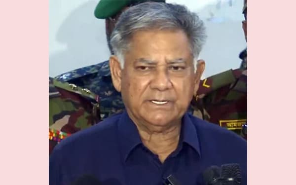 স্বরাষ্ট্র উপদেষ্টা এম. সাখাওয়াতকে সরিয়ে পাট ও বস্ত্র মন্ত্রণালয়ের দায়িত্ব