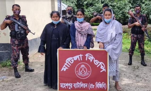 অবৈধভাবে ভারত প্রবেশের সময় ৩ নারী আটক