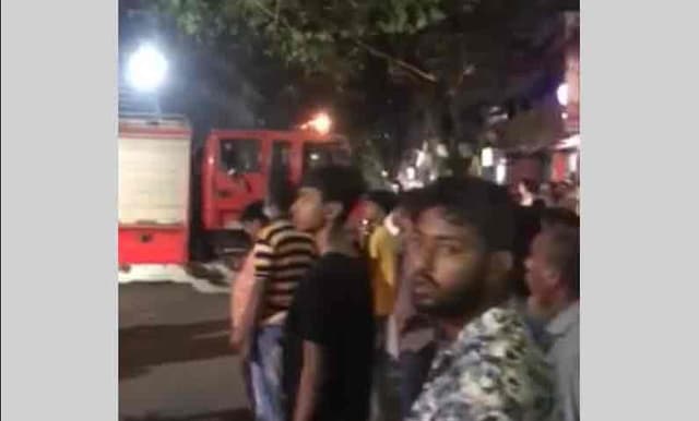 রাজধানীর মোহাম্মদীয়া হাউজিংয়ের বাসায় আগুন