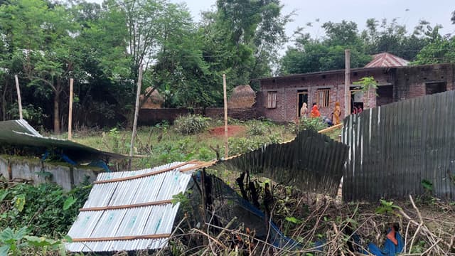 হাকিমপুরে বাড়ি ভাংচুরের অভিযোগে থানায় জিডি
