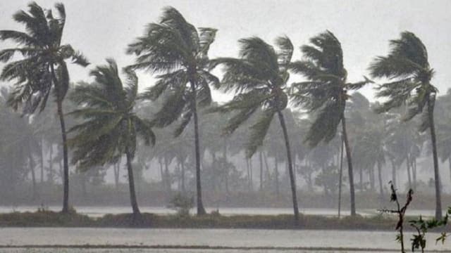 ঢাকাসহ ১৮ জেলায় তীব্র ঝড়ের পূর্বাভাস