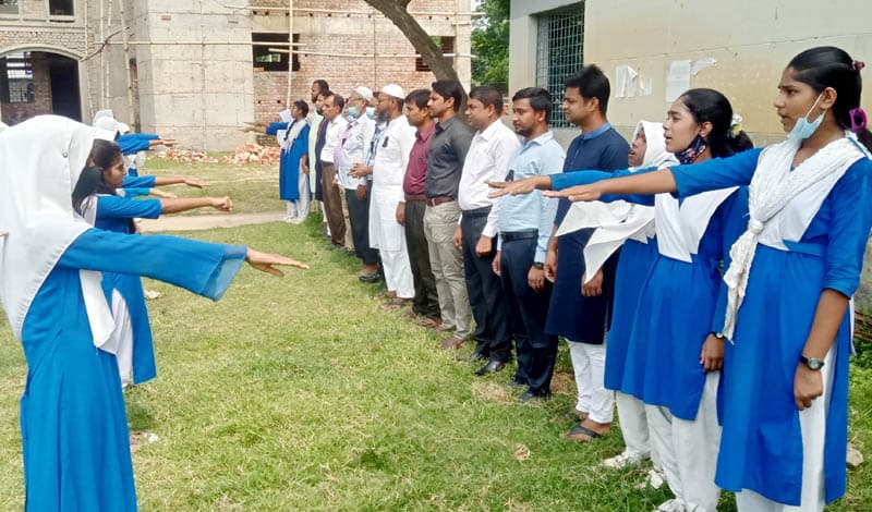 একটাই দাবী নারী শিক্ষক চাই