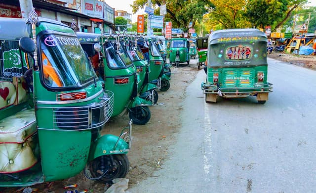 ব্রাহ্মণবাড়িয়া-সরাইল রোডে সিএনজিতে অতিরিক্ত ভাড়া আদায়