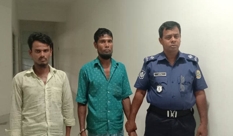 হিজলায় চোরাই গরু সহ আটক ২