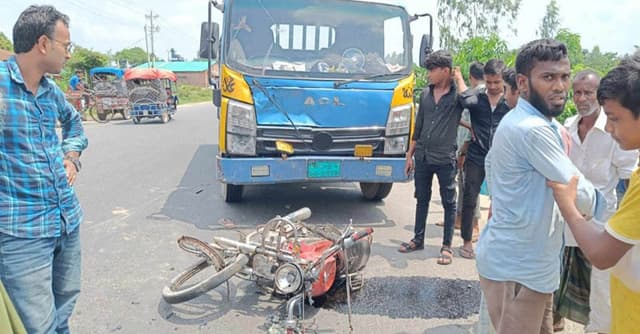 ঘোড়াঘাটে পিকআপ-মোটরসাইকেল মুখোমুখি সংঘর্ষে দুই জন নিহত