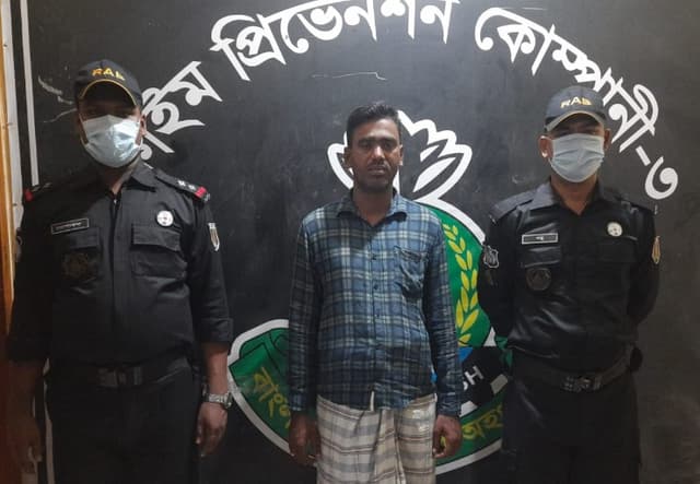টাঙ্গাইলে ফেন্সিডিল উদ্ধার যুবক গ্রেফতার