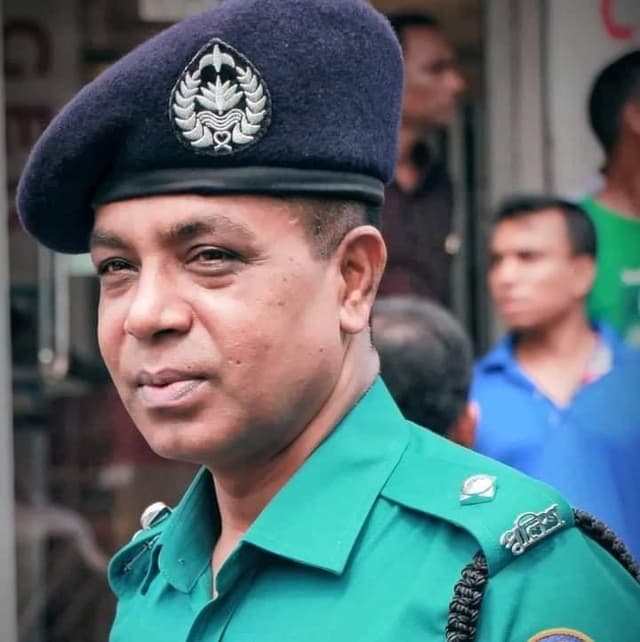 বরিশালের ওসি নুরুল ইসলামকে বদলী