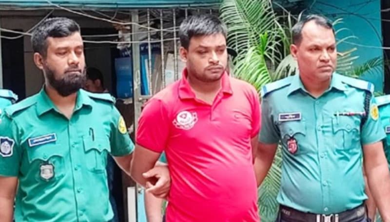 ওয়ারেন্ট ডাউনলোড করে চাঁদাবাজি করতেন তিনি !