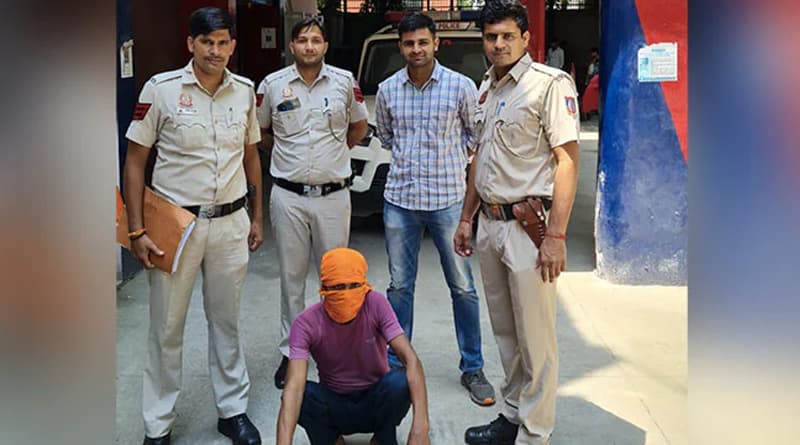 বাড়িওয়ালাকে খুন করে সেলফি তুলল ঘাতক ভাড়াটে !