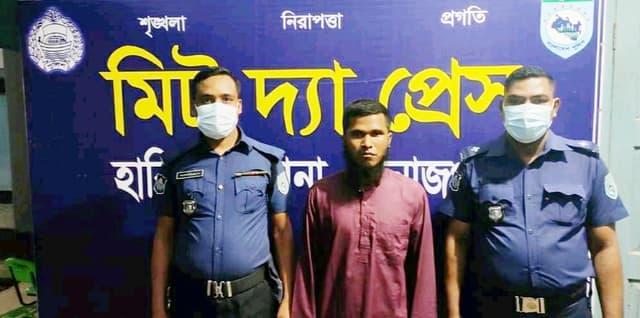 হিলিতে ছাত্রকে বলৎকারের অভিযোগে মাদ্রাসা শিক্ষক গ্রেফতার