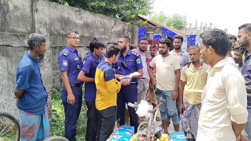 পাঁচবিবিতে যাত্রীবাহী বাসের ধাঁক্কায় ভ্যান চালক নিহত